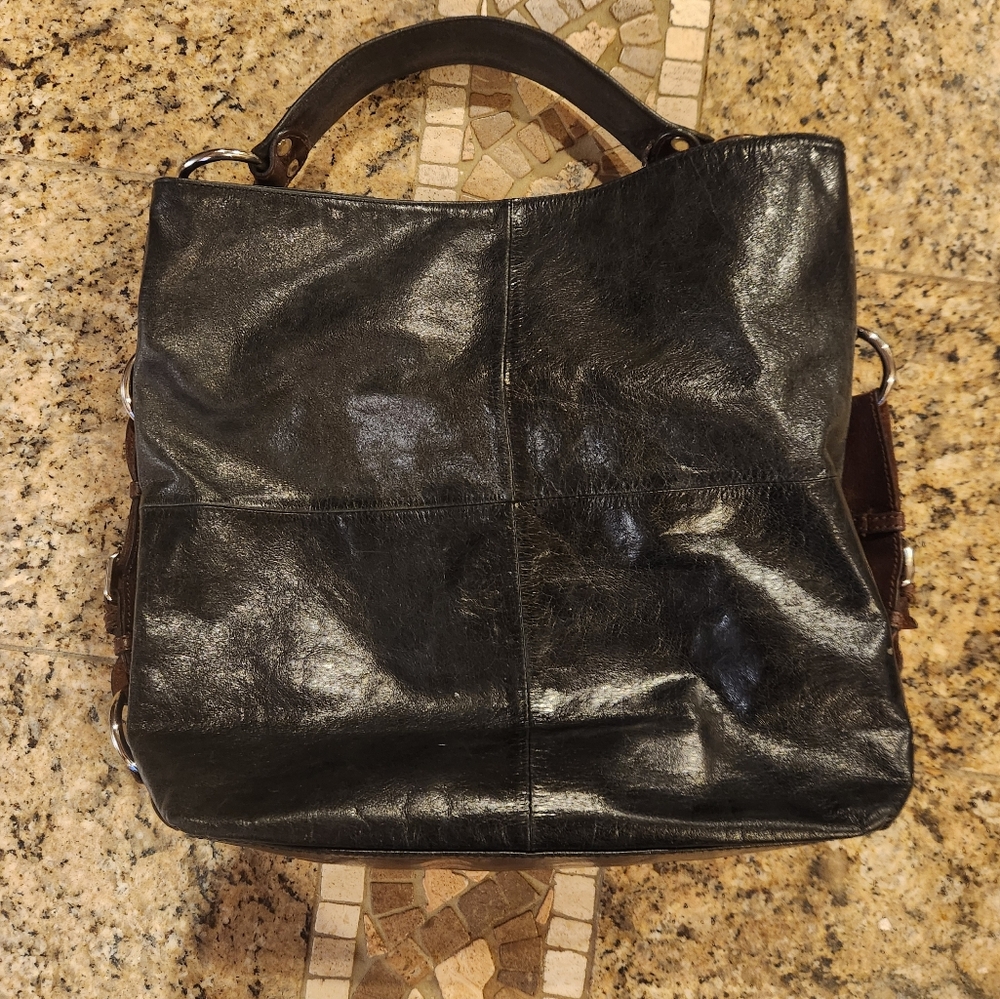 Designer Tano black leather shoulder bag. Hobo slouch look but so stylish.